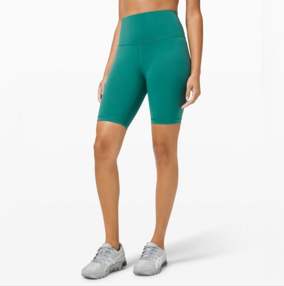 014 - NWT Lululemon Wunder Train HR Shorts 8" Size 4